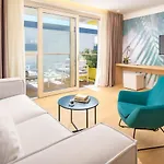Amphora's Garden 5* Split