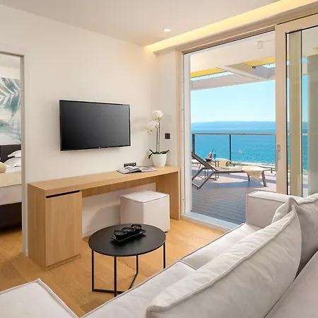 Amphora's Garden Split