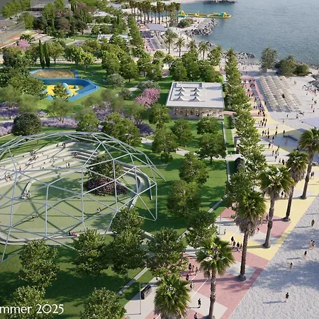 Amphora's Garden Split