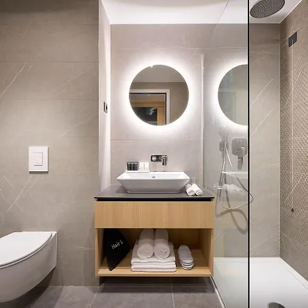 Amphora's Garden 5* Split