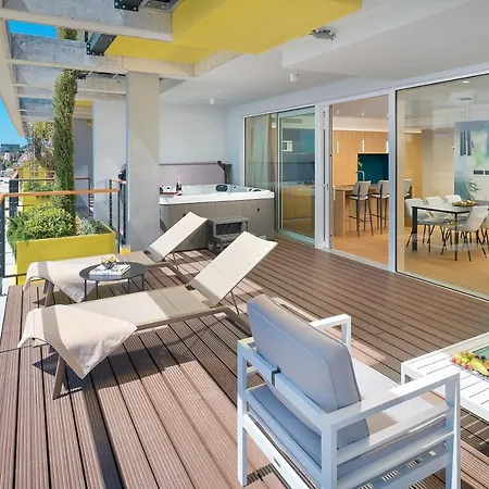 Amphora's Garden Split