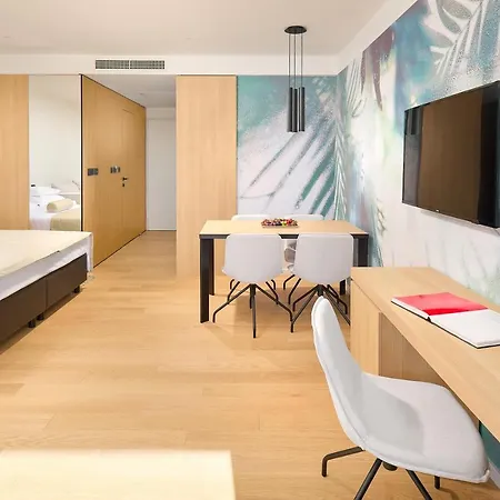 Amphora's Garden Split